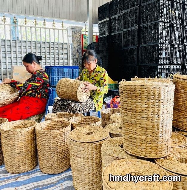 Water hyacinth baskets in the workshop